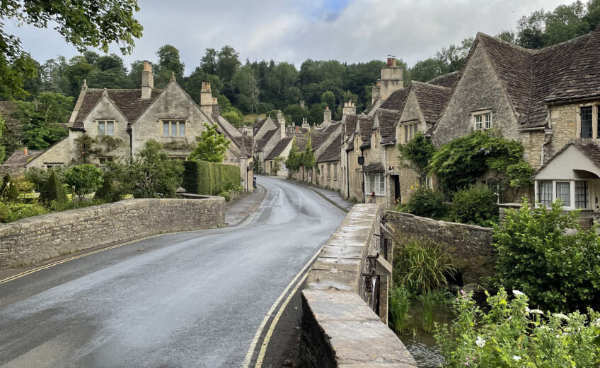 cotswolds village castle combe